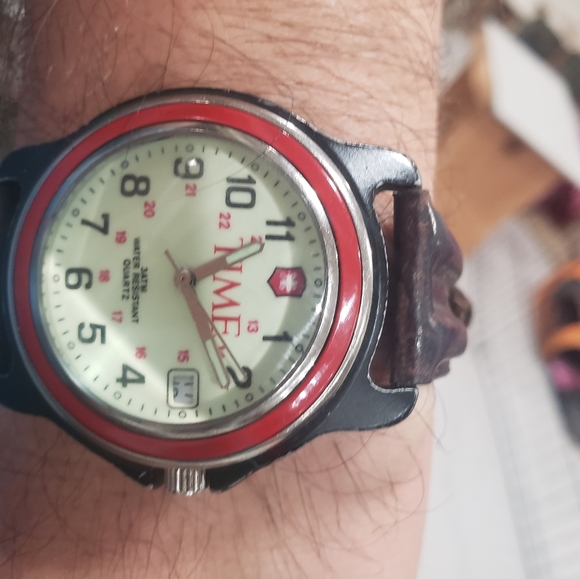 Time Magazine mens quartz watch - Picture 8 of 10